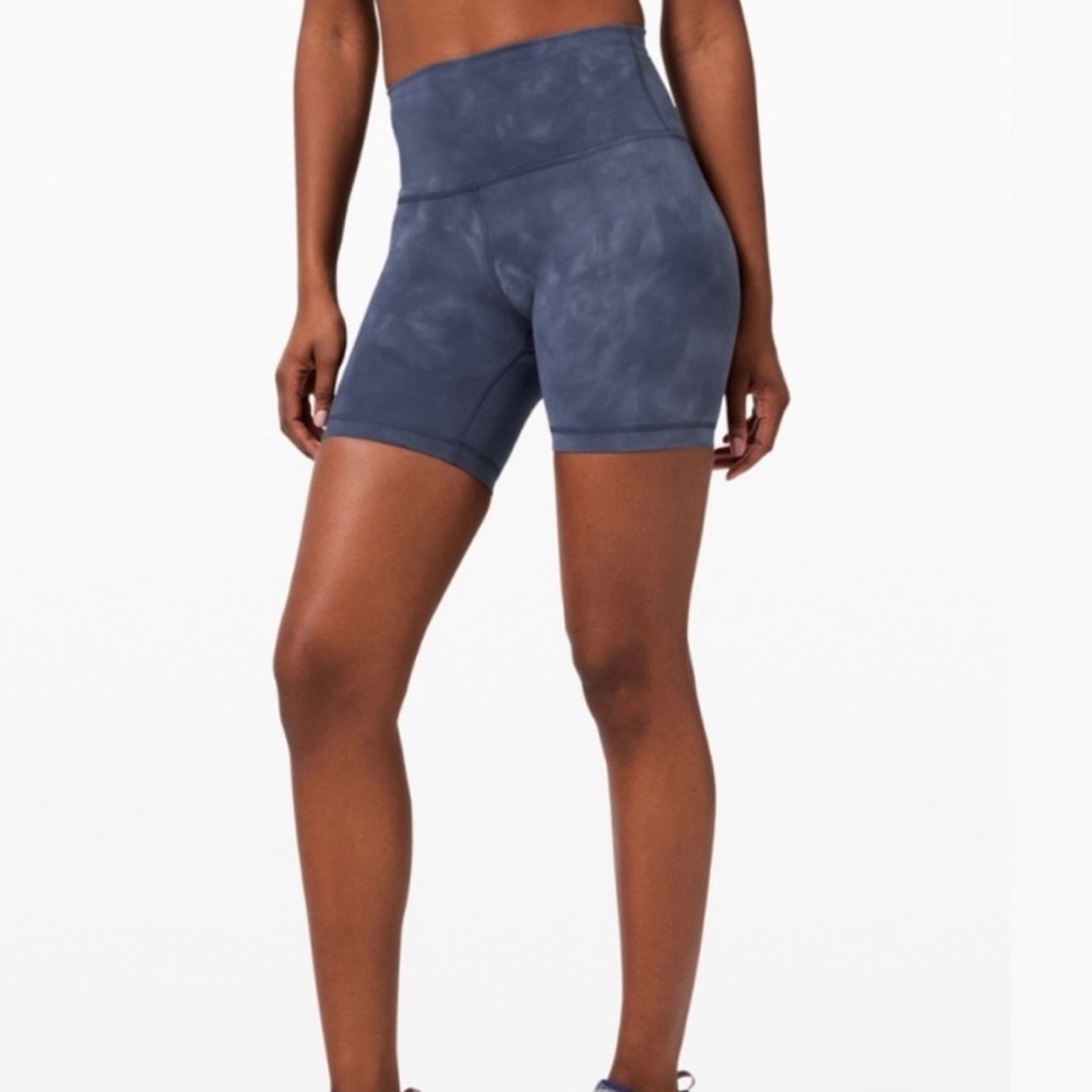 Lululemon Wunder Train High-Rise Short 6"
Diamond Dye Shade Naval Blue Size 0